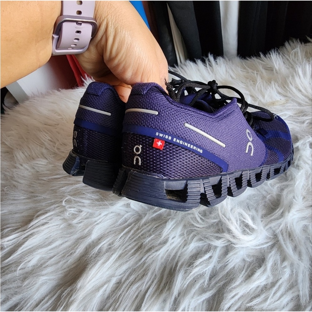 On Cloud sneakers size 6